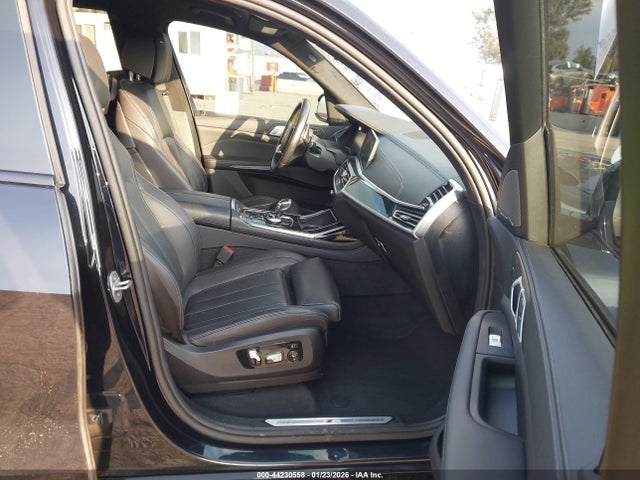 5UXCW2C58KL082932 BMW X7 Xdrive40i