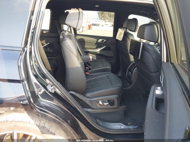 5UXCW2C58KL082932 BMW X7 Xdrive40i