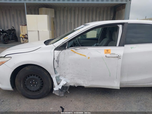 4T1BF1FK9HU371079 Toyota CAMRY LE
