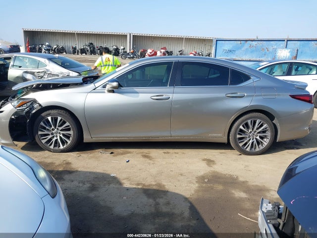 58ACA1C14MU010098 Lexus ES 300H