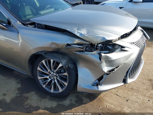 58ACA1C14MU010098 Lexus ES 300H