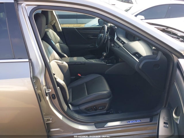 58ACA1C14MU010098 Lexus ES 300H