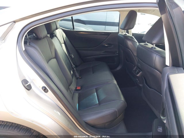 58ACA1C14MU010098 Lexus ES 300H