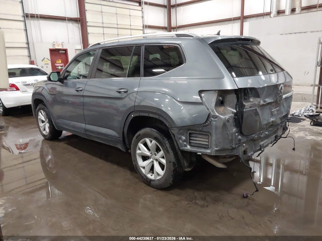 2019 VOLKSWAGEN ATLAS 1V2GR2CAXKC601338 Photo 2