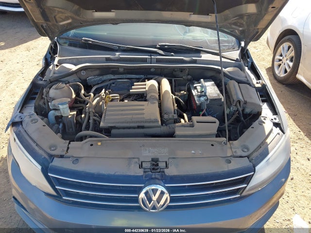 3VW167AJ4GM302639 Volkswagen Jetta 1.4t S
