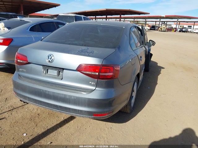 3VW167AJ4GM302639 Volkswagen Jetta 1.4t S