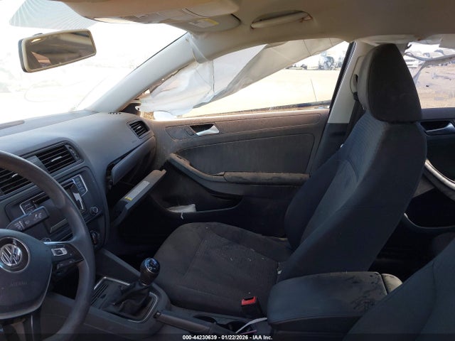 3VW167AJ4GM302639 Volkswagen Jetta 1.4t S