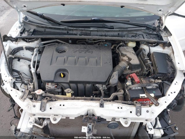 2T1BURHE8JC058169 Toyota COROLLA LE