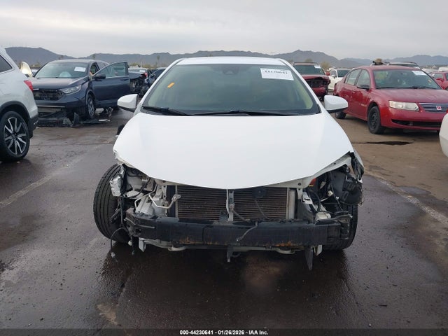 2T1BURHE8JC058169 Toyota COROLLA LE