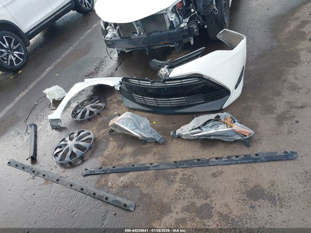 2T1BURHE8JC058169 Toyota COROLLA LE