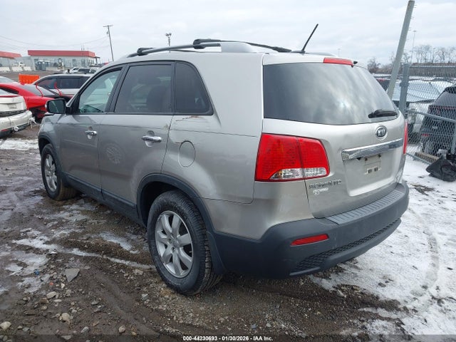 2013 KIA SORENTO 5XYKT3A64DG349599 Photo 2