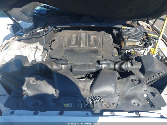 2011 JAGUAR XJ SAJWA2GB5BLV10213 Photo 9