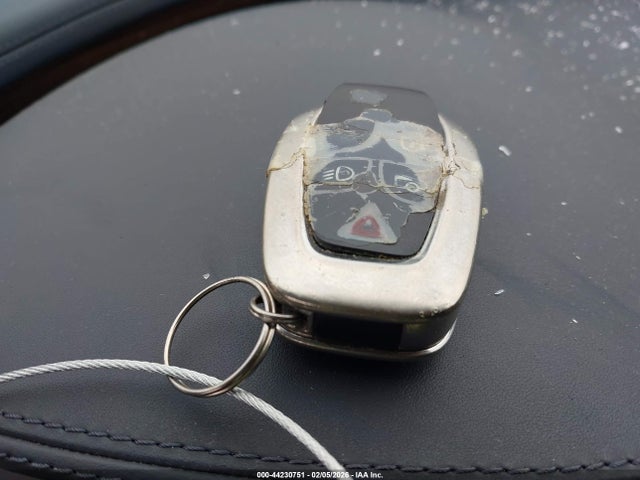 2011 JAGUAR XJ SAJWA2GB5BLV10213 Photo 10