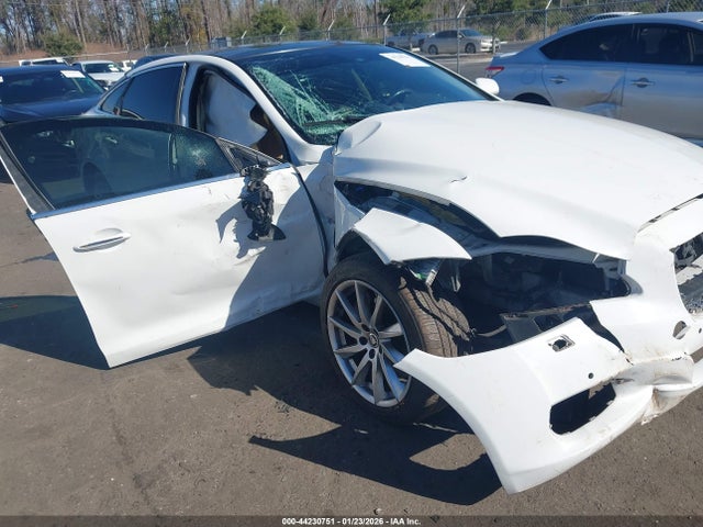 2011 JAGUAR XJ SAJWA2GB5BLV10213 Photo 5