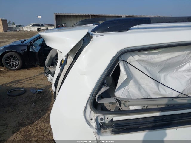 44230764 :رقم المزاد ، 5TDYK3DC4ES522119 vin ، 2014 Toyota Sienna Xle V6 8 Passenger مزاد بيع