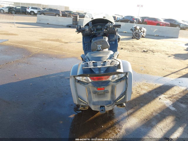 JH2SC684XFK200611 Honda Gl1800 B