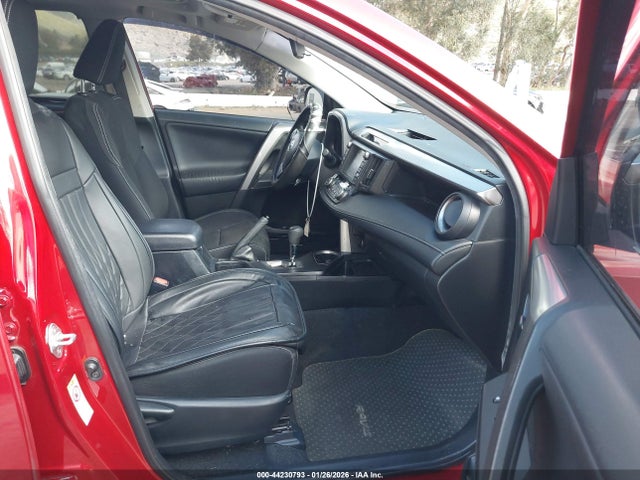 JTMWFREV5GJ077887 Toyota Rav4 Xle