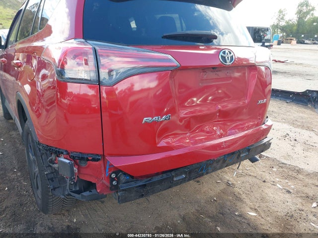 JTMWFREV5GJ077887 Toyota Rav4 Xle