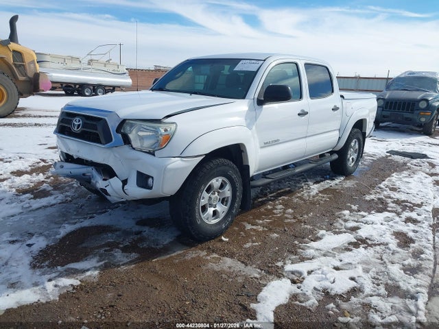 Toyota Tacoma Base V6 2015 5TFLU4EN8FX138429 Image 2