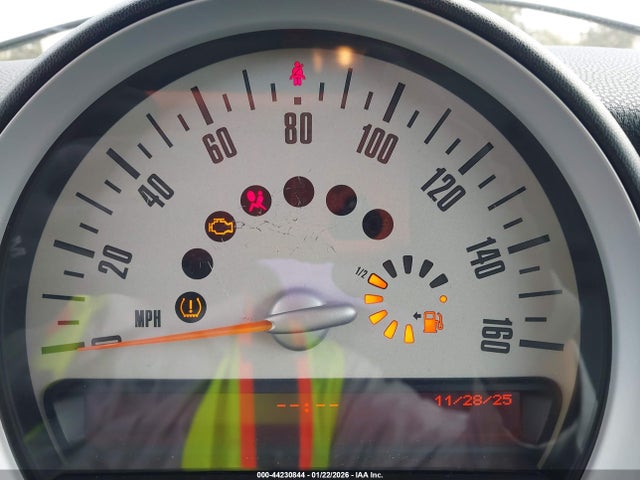 2011 MINI COOPER WMWSU3C57BT184146 Photo 6