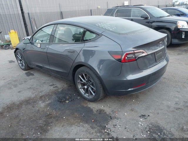 2023 TESLA MODEL 3 5YJ3E1EB4PF676431 Photo 2