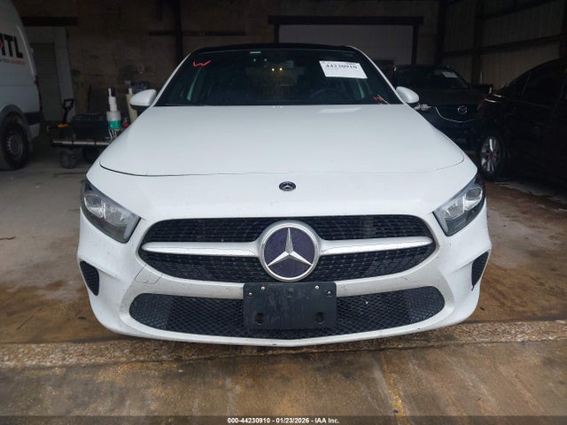 WDD3G4FB1LW040670 Mercedes-Benz A 220 4matic