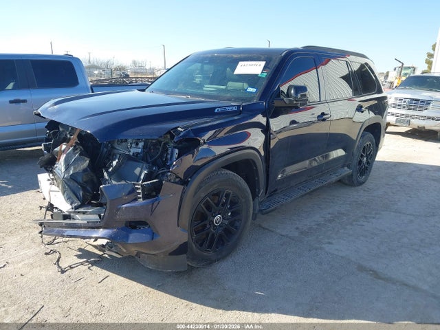 Toyota Sequoia Limited 2024 7SVAAABA0RX040652 Image 2