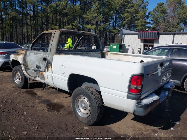 2000 DODGE RAM 1500 1B7HF16Z7YS596026 Photo 2
