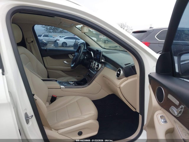 2019 MERCEDES-BENZ GLC 300 WDC0G4JB7KV142252 Photo 4
