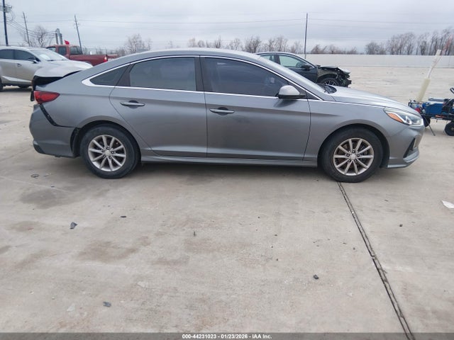 5NPE24AF4JH699728 Hyundai SONATA SE