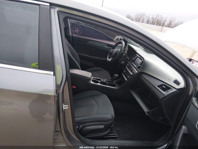 5NPE24AF4JH699728 Hyundai SONATA SE
