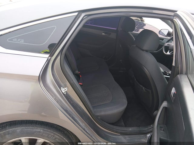 5NPE24AF4JH699728 Hyundai SONATA SE