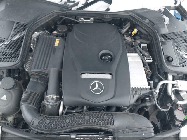 44231074 :رقم المزاد ، 55SWF4KB4HU195451 vin ، 2017 Mercedes-benz C 300 Sport 4matic مزاد بيع
