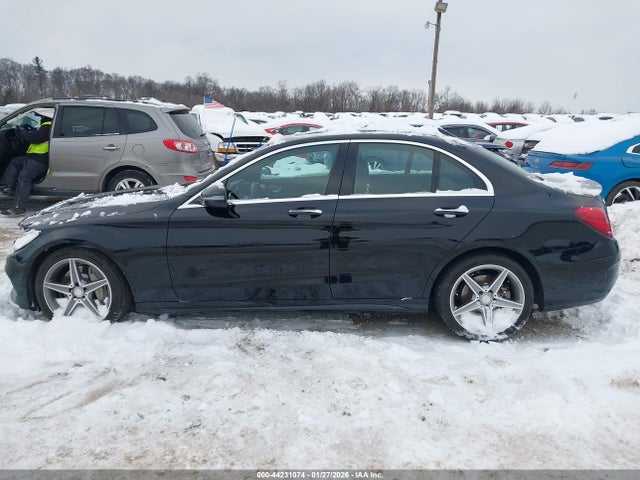 44231074 :رقم المزاد ، 55SWF4KB4HU195451 vin ، 2017 Mercedes-benz C 300 Sport 4matic مزاد بيع