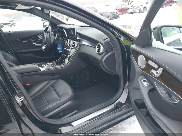44231074 :رقم المزاد ، 55SWF4KB4HU195451 vin ، 2017 Mercedes-benz C 300 Sport 4matic مزاد بيع