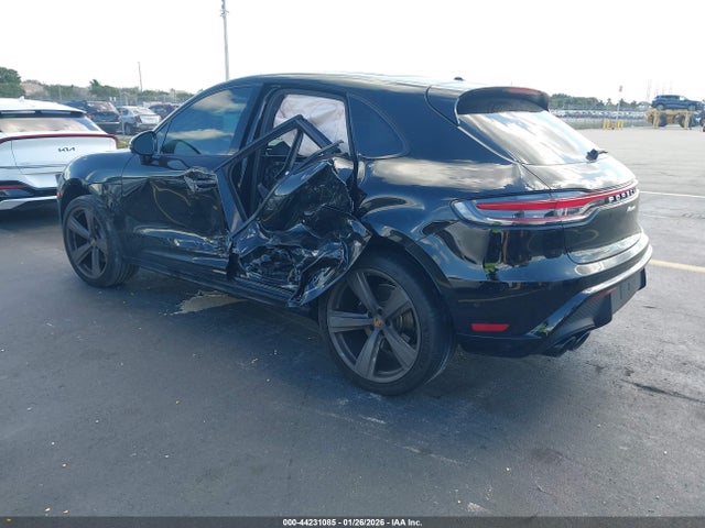 2022 PORSCHE MACAN WP1AA2A57NLB08658 Photo 2