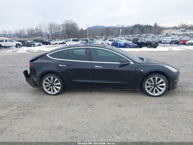 Aukcja sprzedaży 2018 Tesla Model 3 Long Range/performance, vin: 5YJ3E1EB1JF071564, numer aukcji: 44231099