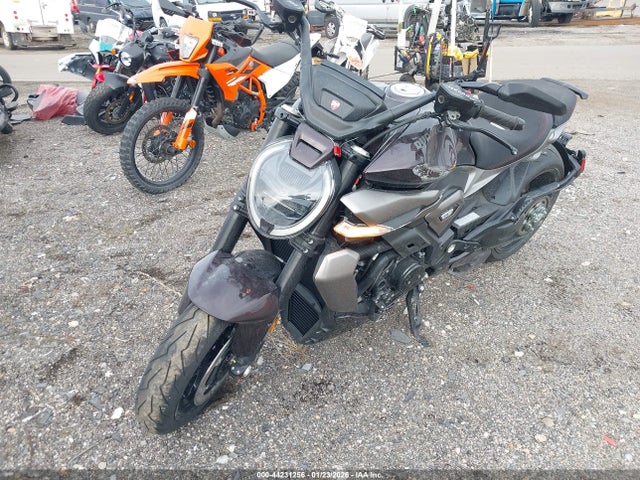 ZDMGAV1W0TB002209 Ducati Xdiavel V4