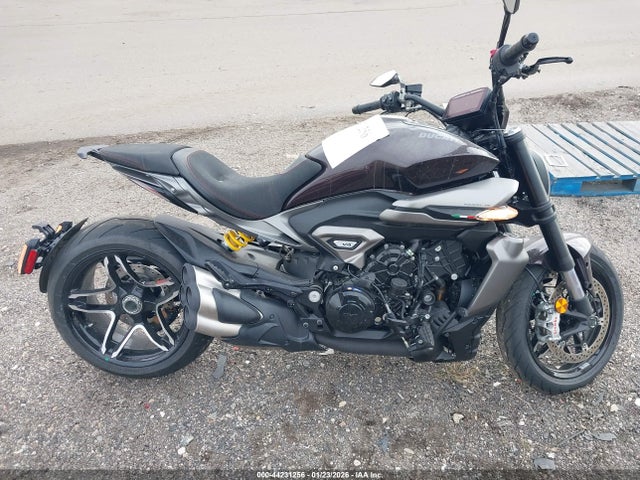 ZDMGAV1W0TB002209 Ducati Xdiavel V4