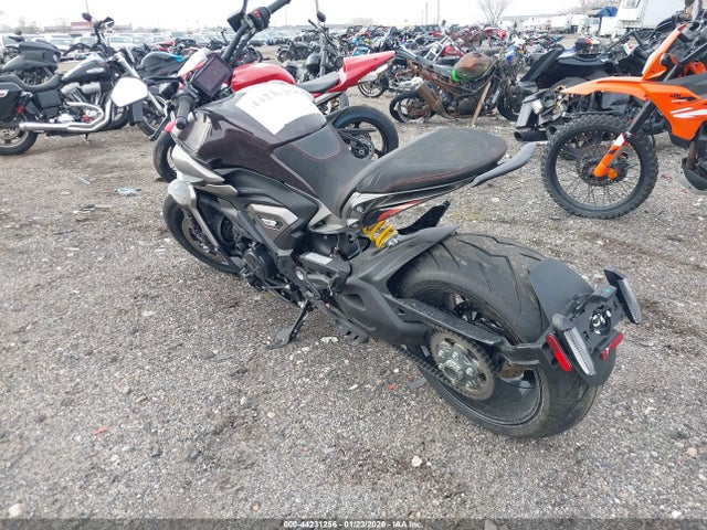 ZDMGAV1W0TB002209 Ducati Xdiavel V4