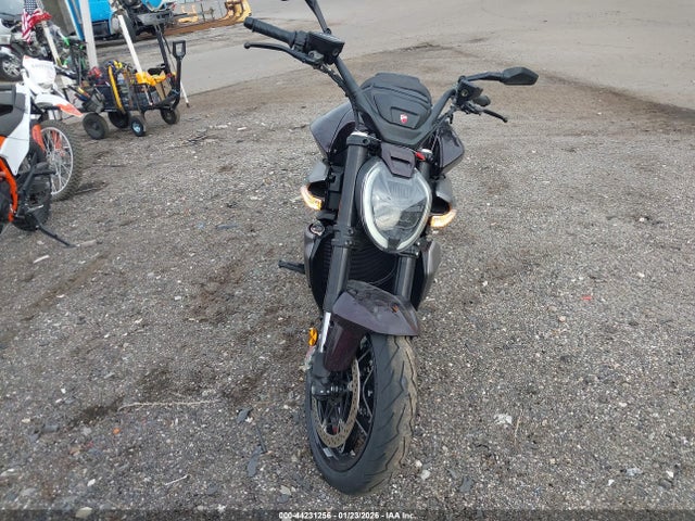 ZDMGAV1W0TB002209 Ducati Xdiavel V4