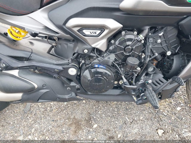 ZDMGAV1W0TB002209 Ducati Xdiavel V4