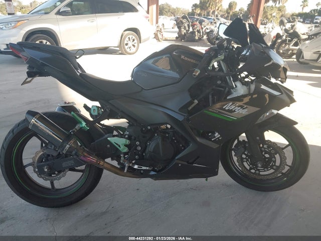 Kawasaki EX400 2023 JKAEXKH1XPDAN9079 Image 13