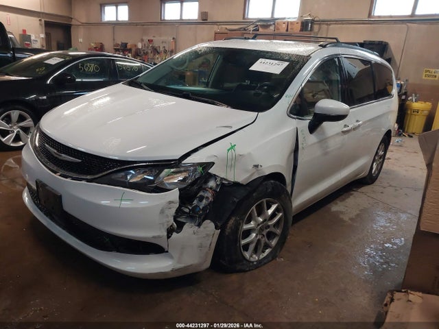 2021 Chrysler Voyager Lxi მანქანა იყიდება აუქციონზე, vin: 2C4RC1DG6MR532165, აუქციონის ნომერი: 44231297