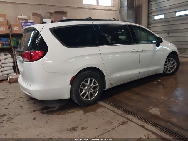 2021 Chrysler Voyager Lxi მანქანა იყიდება აუქციონზე, vin: 2C4RC1DG6MR532165, აუქციონის ნომერი: 44231297