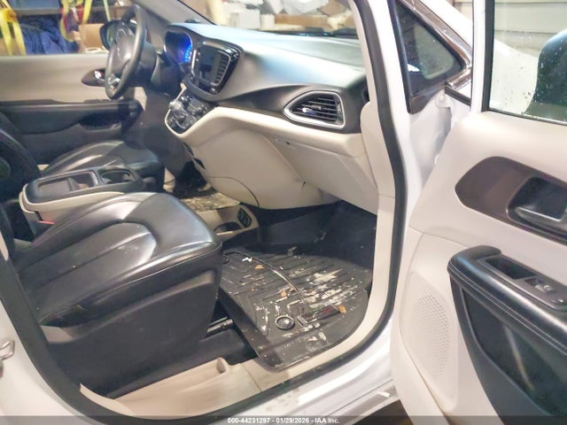 2021 Chrysler Voyager Lxi მანქანა იყიდება აუქციონზე, vin: 2C4RC1DG6MR532165, აუქციონის ნომერი: 44231297