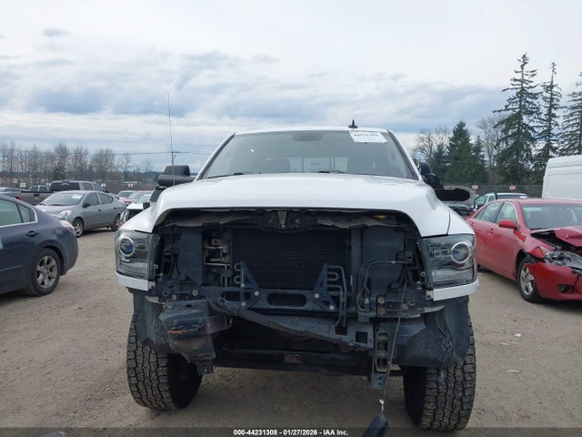 3C6UR5FJ6JG326796 RAM 2500 Laramie 4x4 6&#039;4 Box
