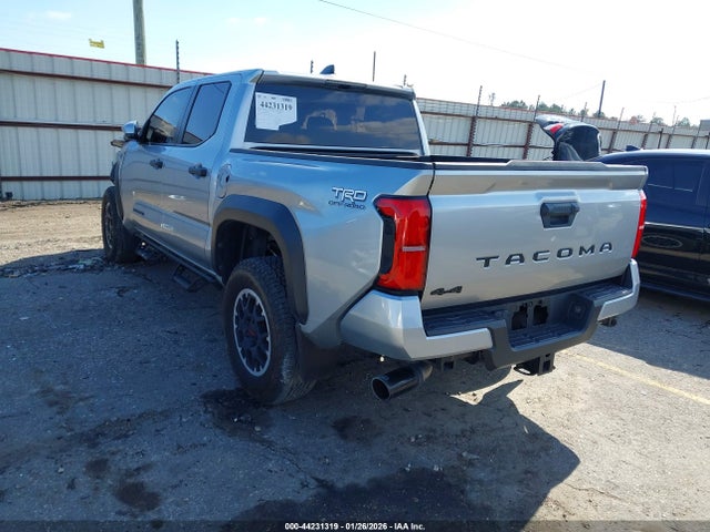 2024 TOYOTA TACOMA 3TMLB5JN6RM011156 Photo 2