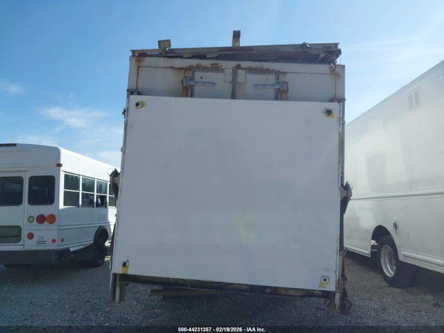 44231357 :رقم المزاد ، 1GBJ6V1B18F416829 vin ، 2008 Chevrolet Cc6500 مزاد بيع