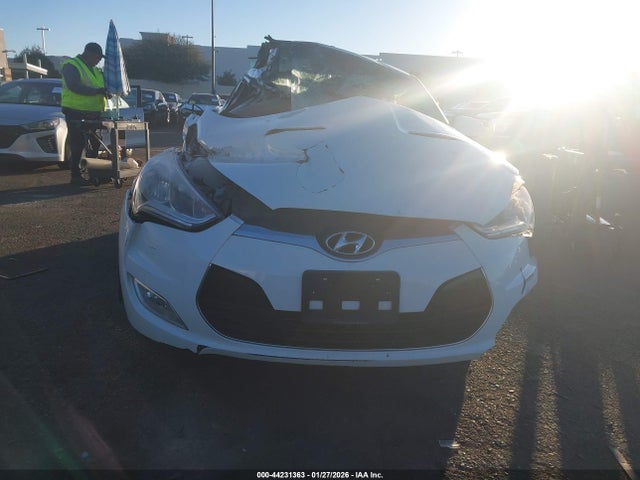 KMHTC6ADXEU185260 Hyundai Veloster Base W/gray